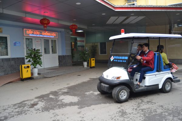 Bệnh viện Đa khoa Hùng Vương Phú Thọ đầu tư xe ô tô điện chở bệnh nhân