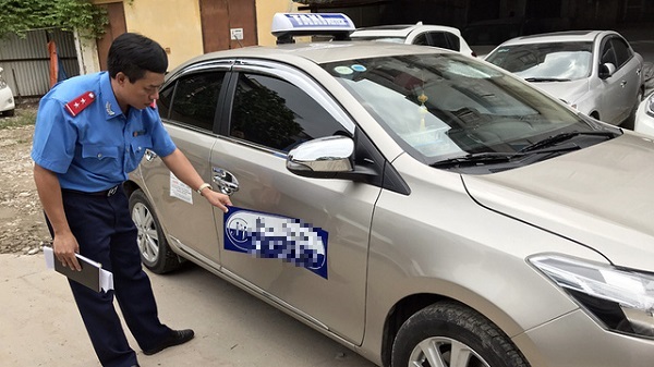 Xe điện 4 bánh và taxi - Đâu là lựa chọn lý tưởng cho bạn và gia đình cho chuyến du lịch sắp tới?