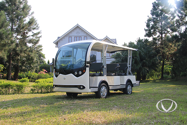 Xe điện 4 bánh và taxi - Đâu là lựa chọn lý tưởng cho bạn và gia đình cho chuyến du lịch sắp tới?