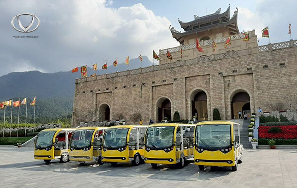 Tùng Lâm bàn giao 5 xe điện VNE.CAR 14AC i10 cho khu du lịch tâm linh Tây Yên Tử - Bắc Giang