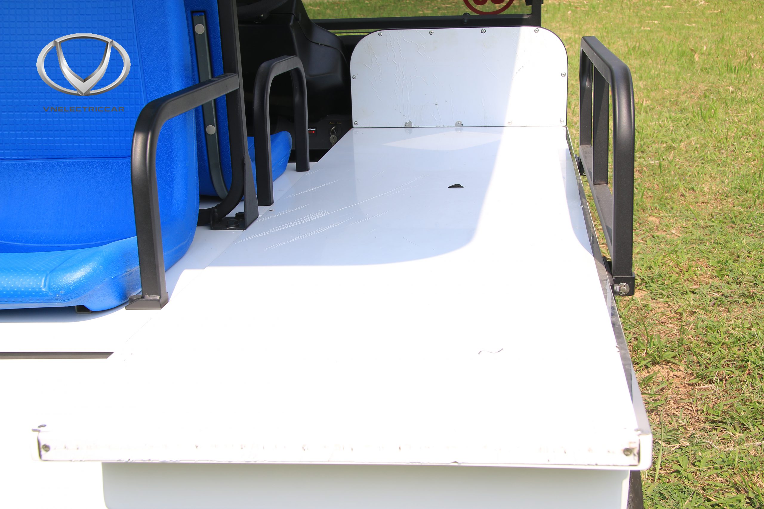 Mua xe oto điện chở bệnh nhân