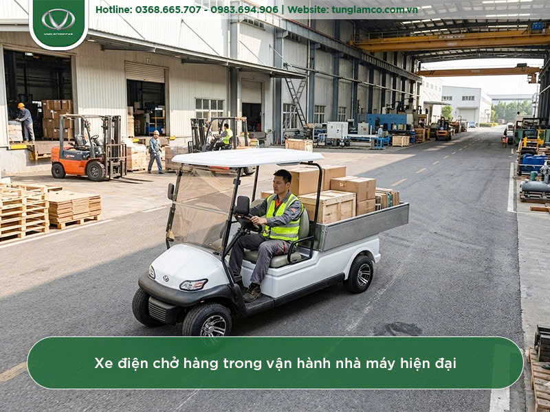 Xe điện chở hàng vận hành trong nhà máy hiện đại